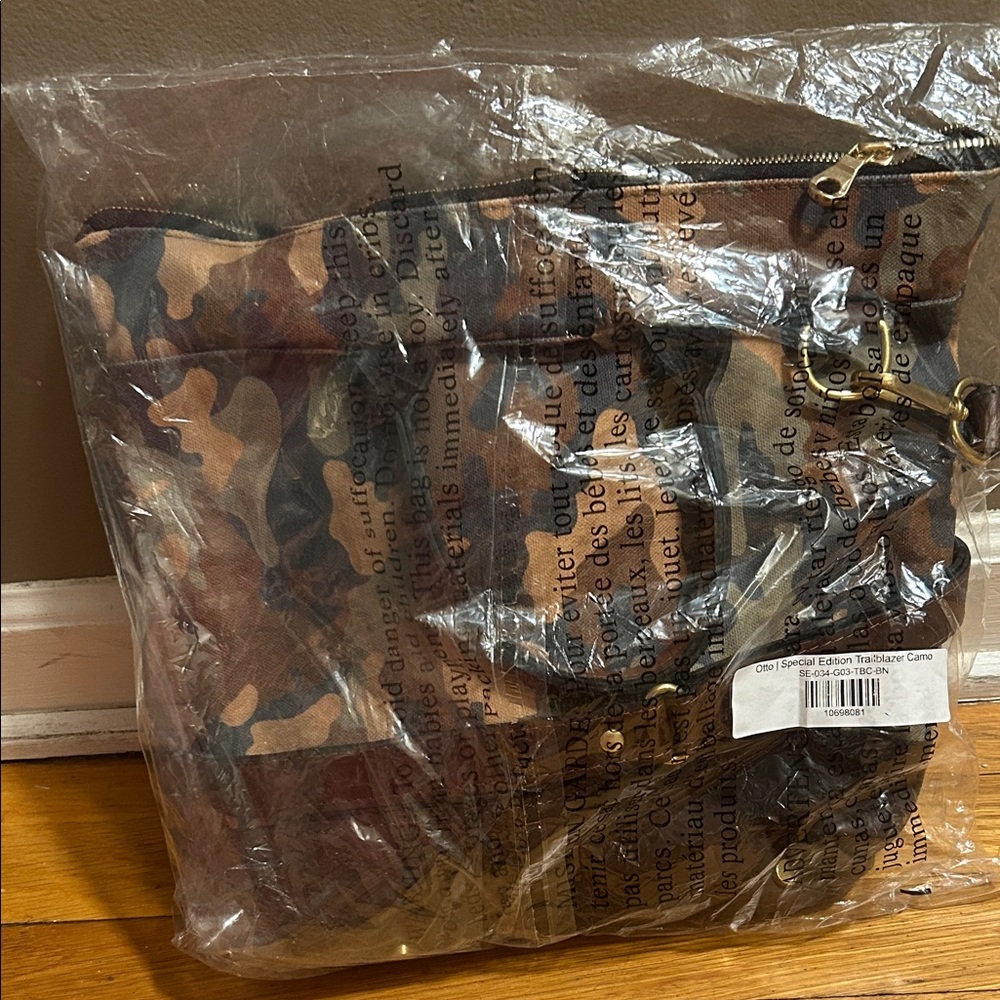 R. Riveter **SPECIAL EDITION** Otto Trailblazer Camouflage Bag - Picture 2 of 5
